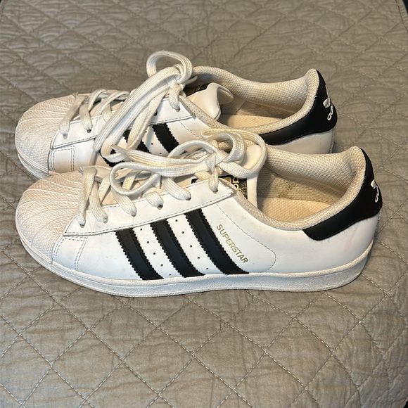 Adidas Superstar Shoes - US Women 7 - Picture 2 of 10